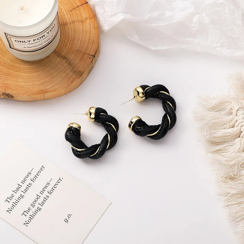 Brincos Geométricos de Couro e Metal - Estilo Europeu