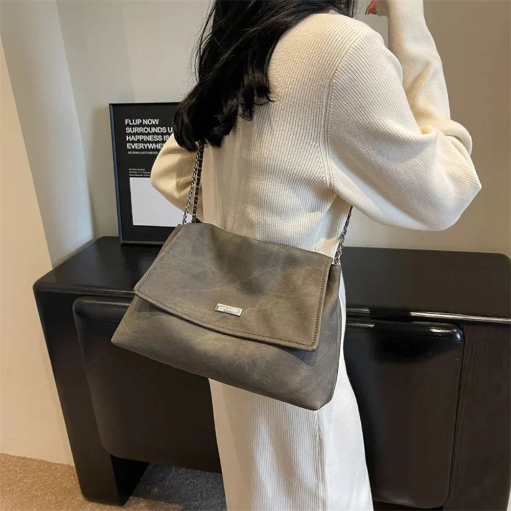 Elegante Bolsa Retro de Couro com Corrente para Mulheres