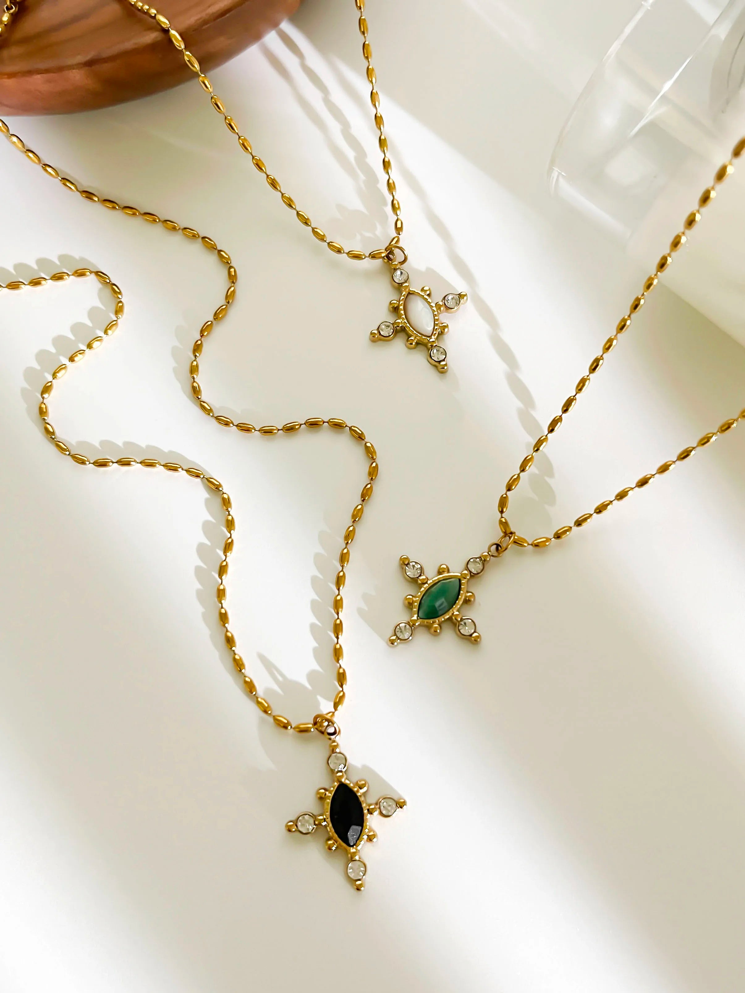 Colar Vintage Geométrico com Pedra Natural e Strass