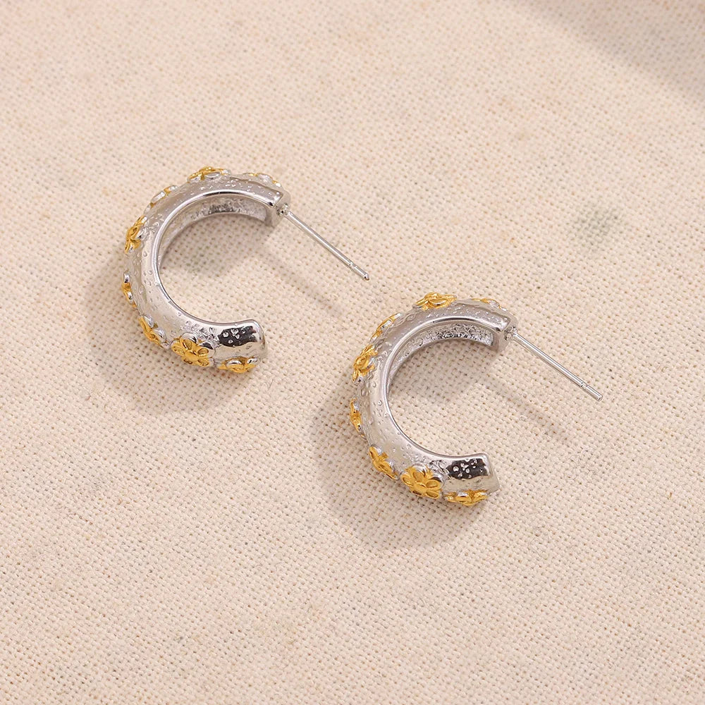 Brincos Mini Flor C Banho Ouro 18K Aço Inoxidável