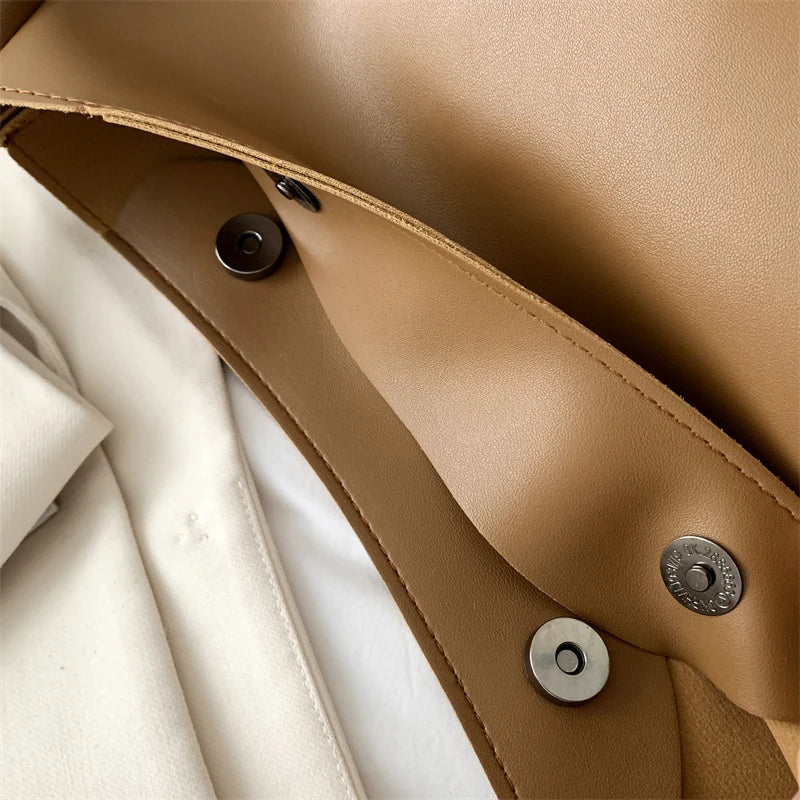 Bolsa Tote de Couro Leftside - Elegância e Versatilidade